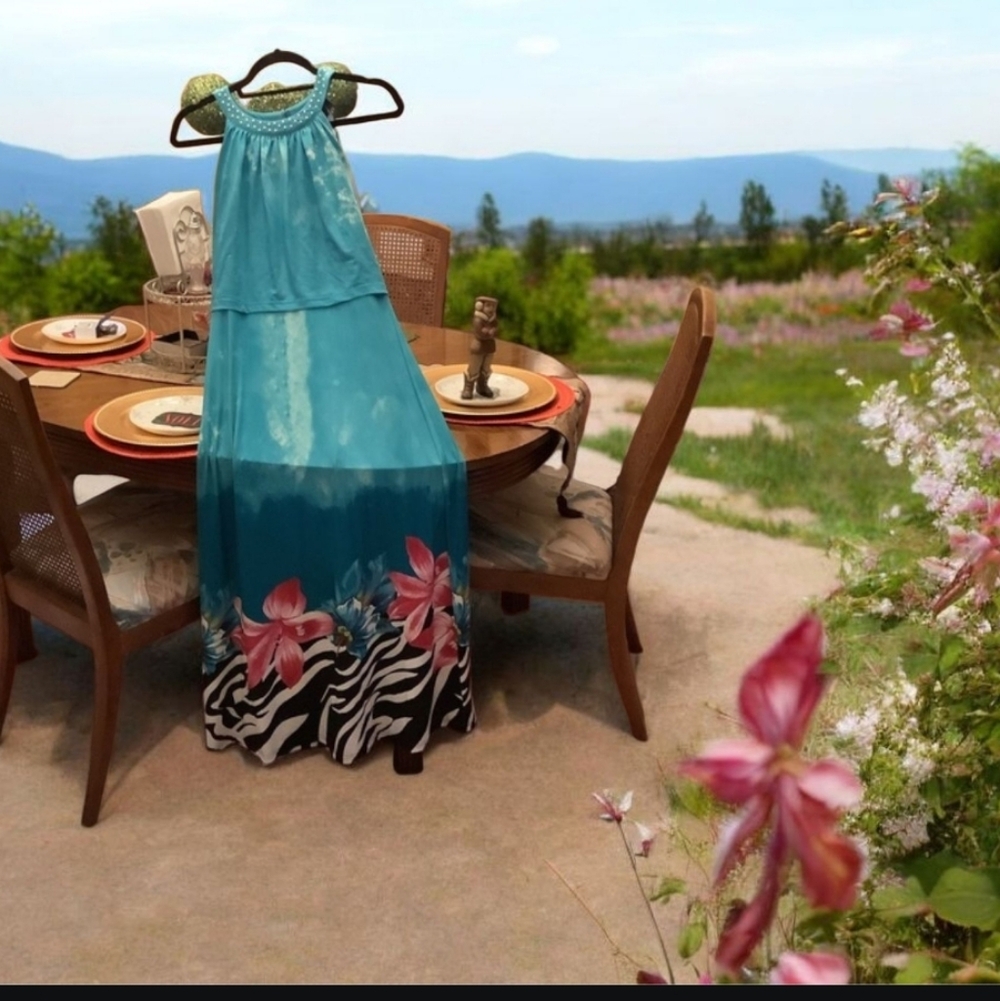 Allure maxi dress turquoise floral the die look size S NWT. Stretchy& pr…